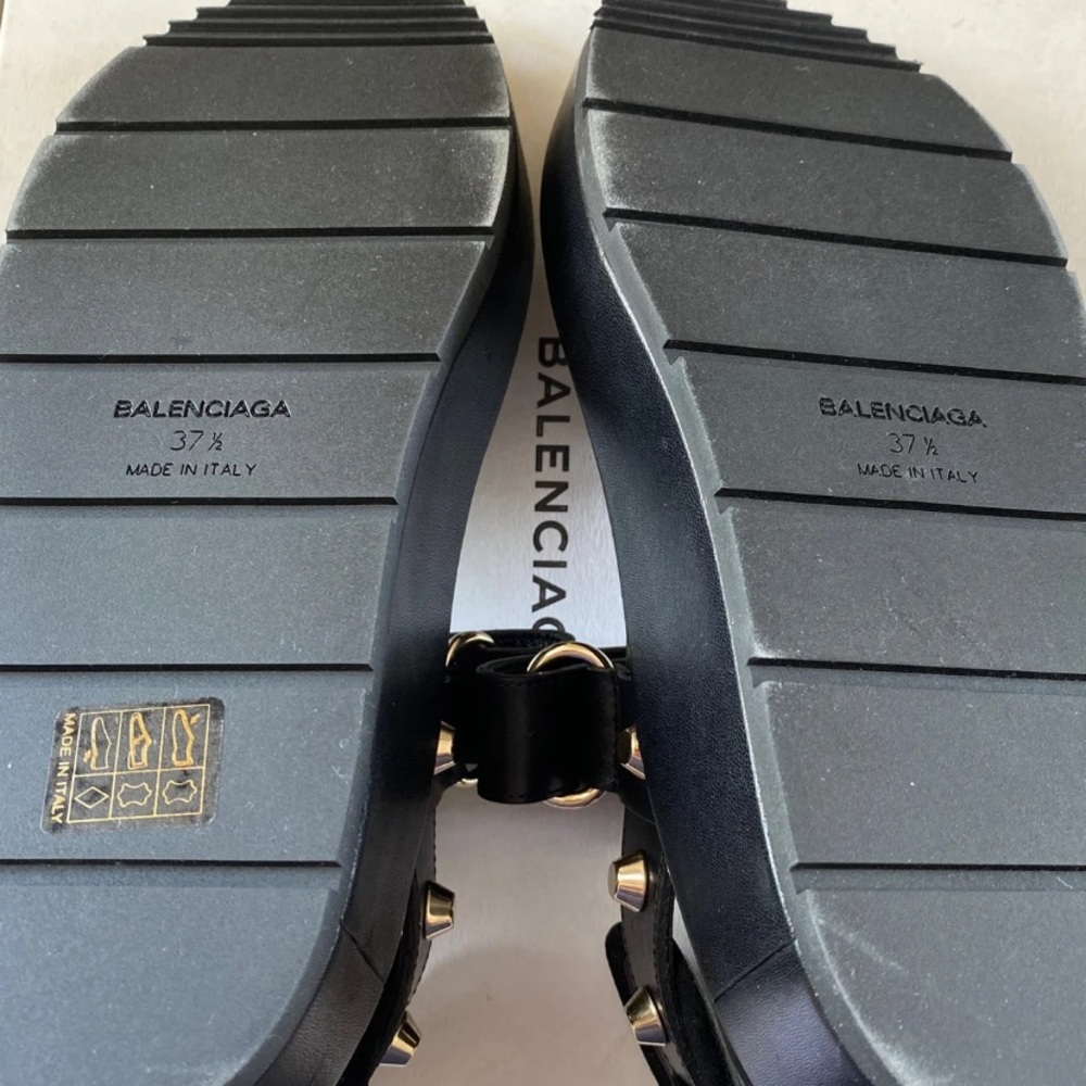 Balenciaga - Picture 6 of 6